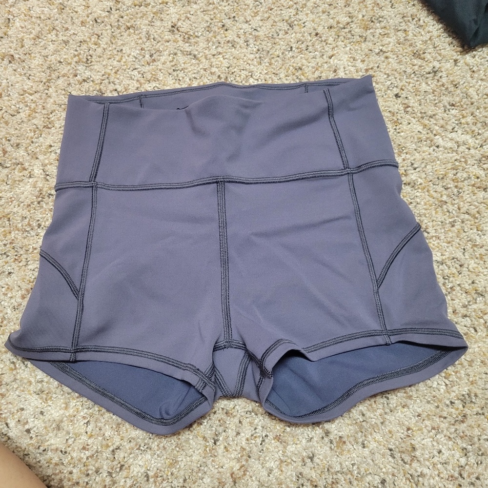 Lululemon In Movement Short - 6 - 2.5” HR